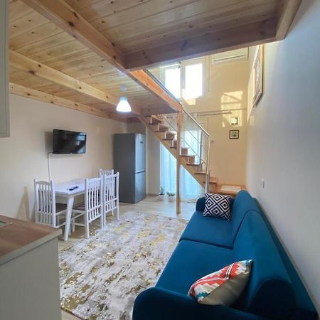 Jon'S Duplex Daire Tiran Dış mekan fotoğraf